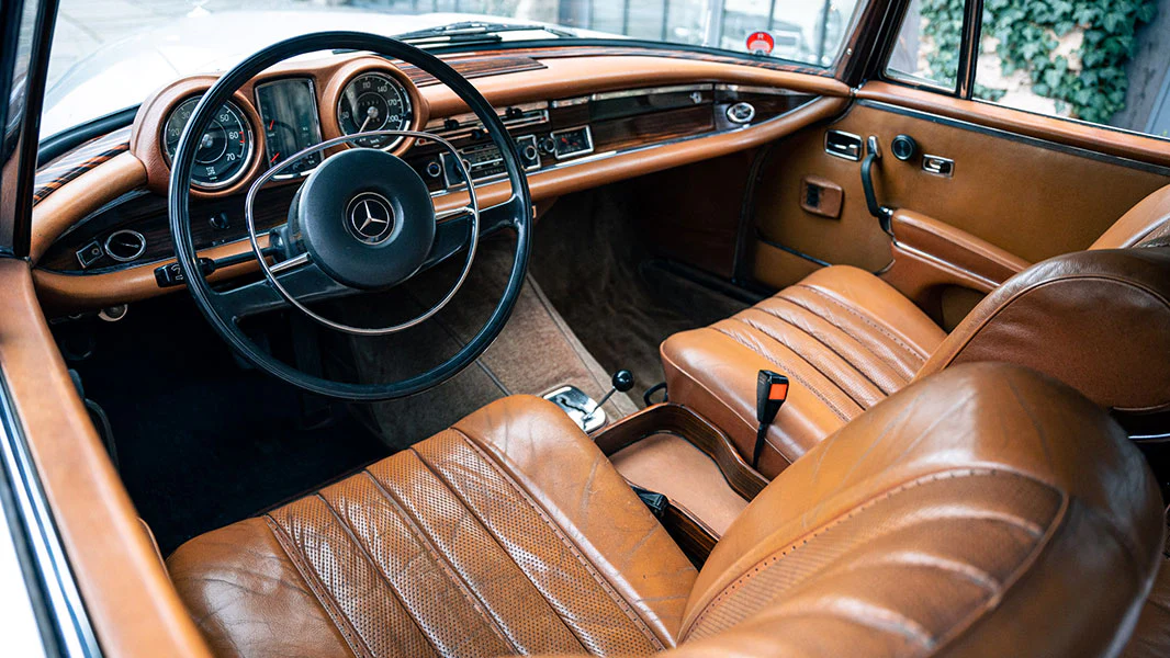 BitCars-mercedes-benz-300-se-coupe-with-btc-bitcoin2_1500x.webp