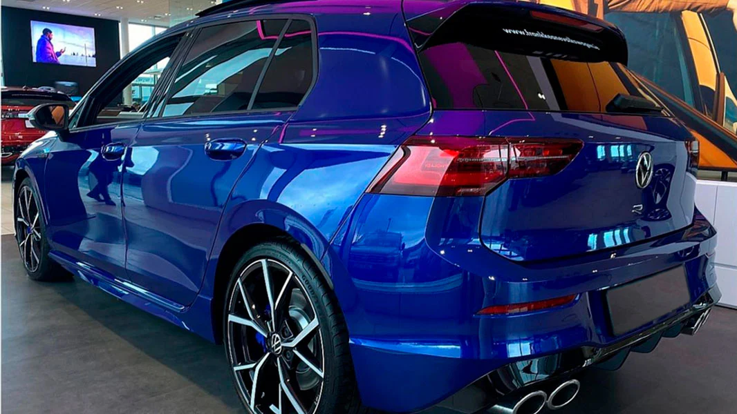 BitCars-volkswagen-golf-back-buy-with-bitcoin_1500x.webp