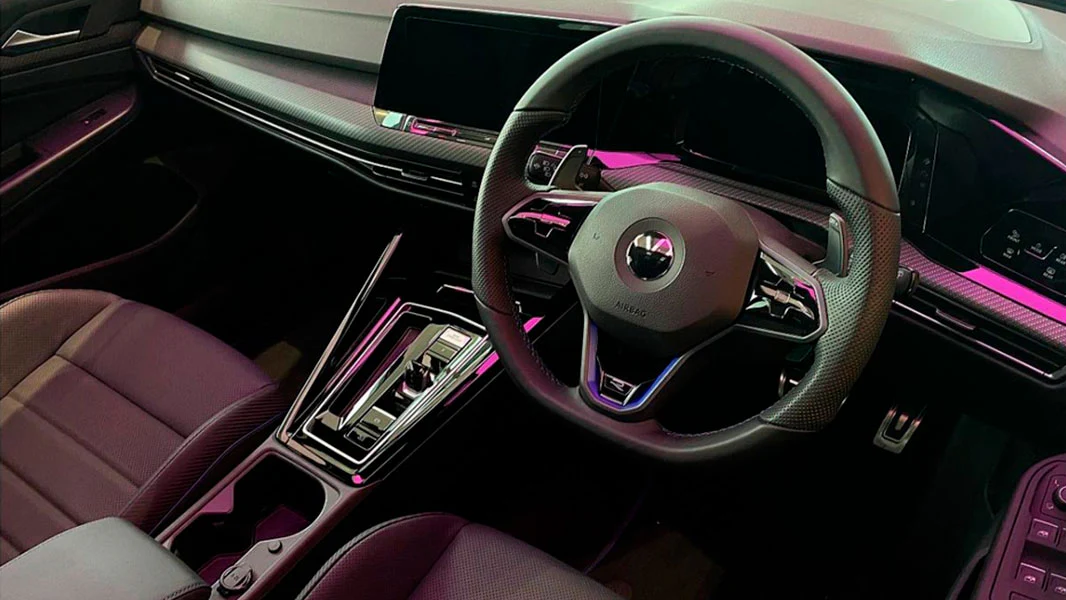 BitCars-volkswagen-golf-inside-buy-with-bitcoin_1500x.webp